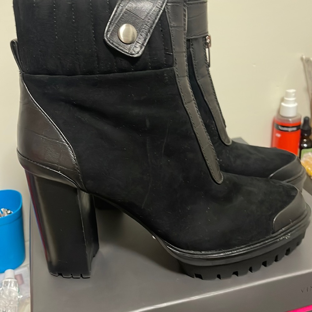 Worn once Vince Camuto’s